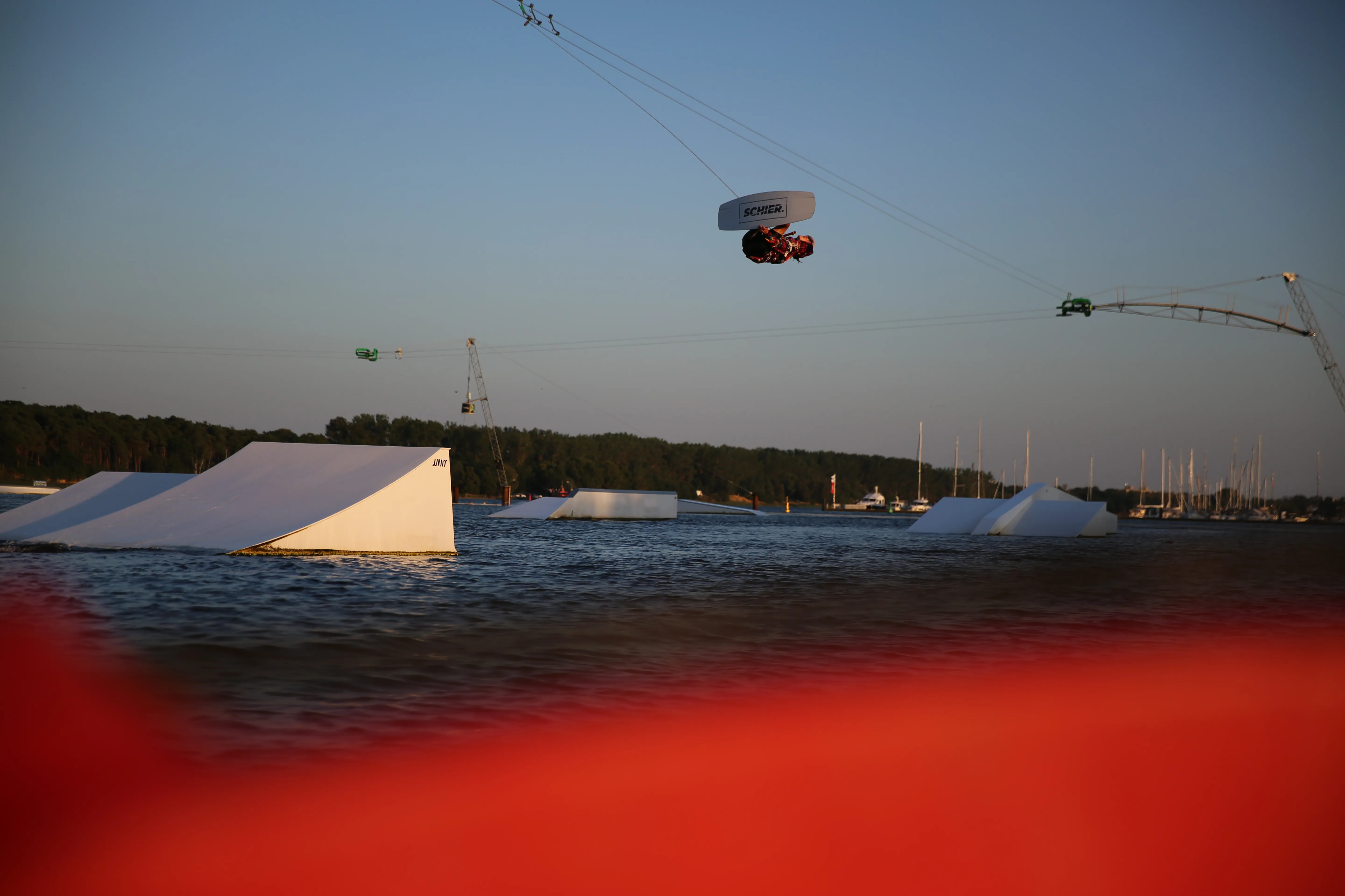 Wakeboarder auf der Warnow bei Supieria